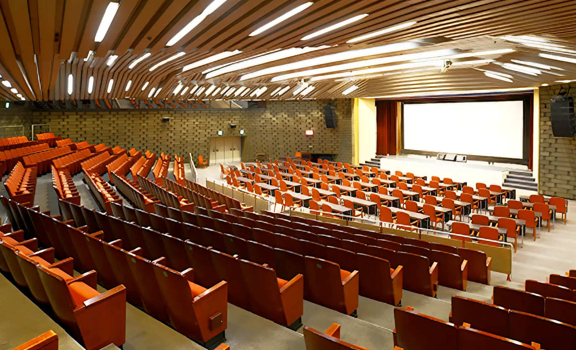 大阪商工会議所7F 国際会議ホール